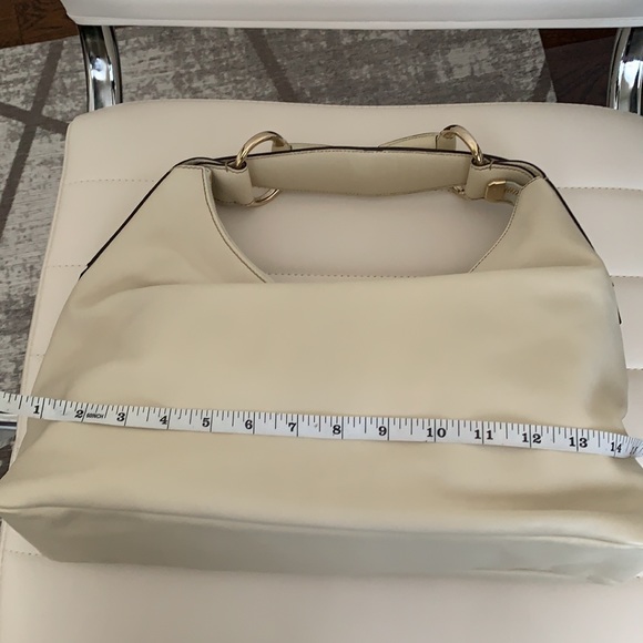 Authentic Gucci Cream Horsebit Hobo Bag - Picture 6 of 10